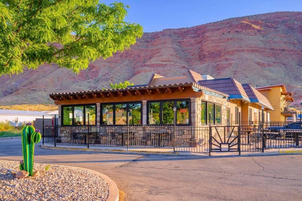 Luxury Downtown Moab Rental - La Dolce Vita Villa #1 Exterior photo